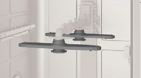 NP-45EF1WPEの上ノズルが洗浄水を噴射する様子