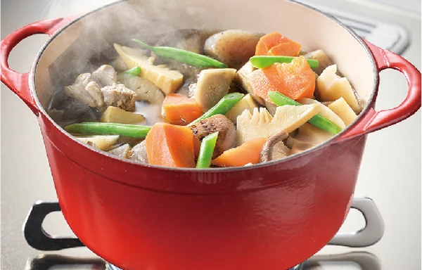 パロマ フェイシスグランドの煮込み機能で煮物をしているところ