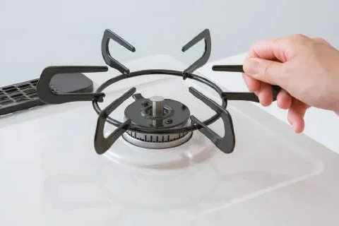 パロマ シストのすっきりクリーンゴトクを外しているところ