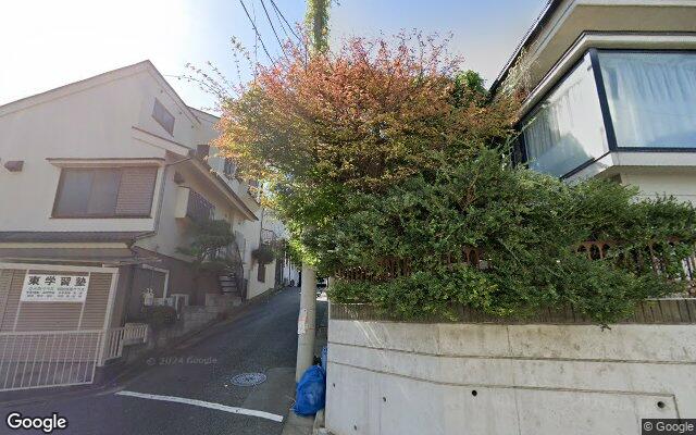 アーバン成増の外観（Googleストリートビュー）