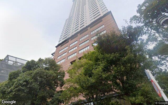 クロスエアタワーの外観（Googleストリートビュー）
