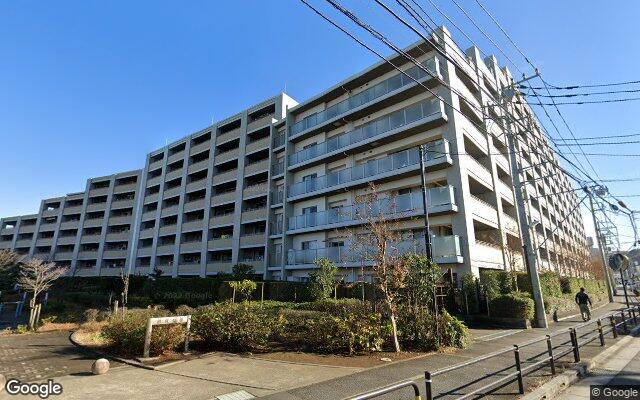 グローブスクエアの外観（Googleストリートビュー）