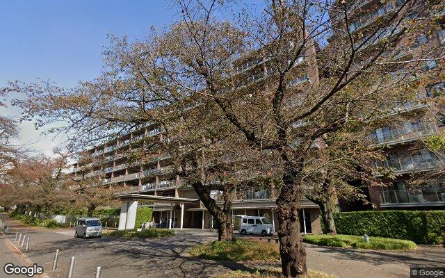 桜堤庭園フェイシアW棟の外観（Googleストリートビュー）