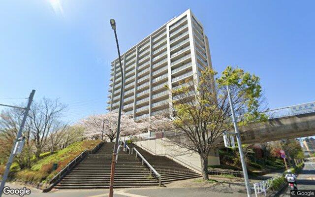 南大沢レジデンスの外観（Googleストリートビュー）