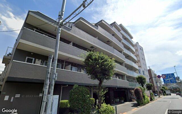 レグノスイート三軒茶屋の外観（Googleストリートビュー）
