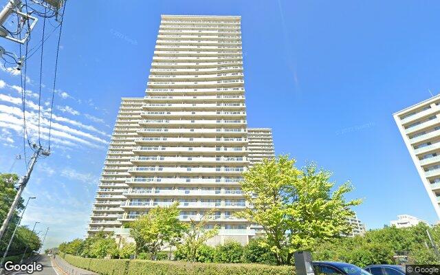 ザリバープレイスイーストタワーの外観（Googleストリートビュー）