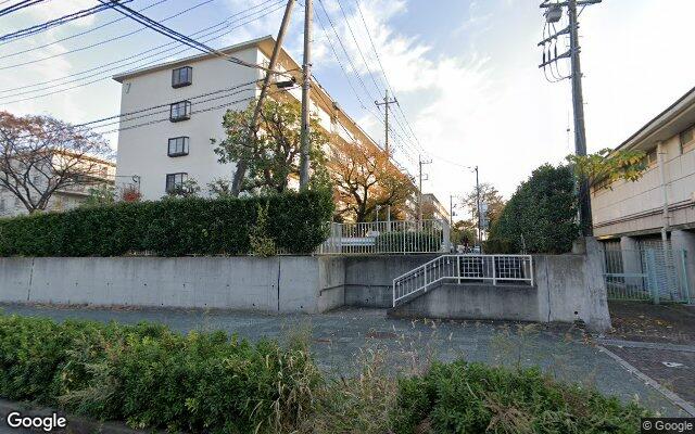 ヴィラルーチェ六義園の外観（Googleストリートビュー）