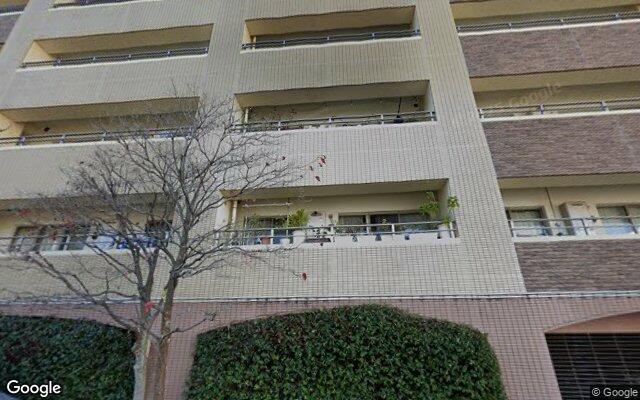 ディナスカーラ新宿の外観（Googleストリートビュー）