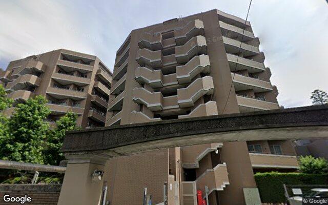 ガーデンズ国立西館の外観（Googleストリートビュー）