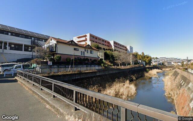 レックス鶴川MUSEの丘の外観（Googleストリートビュー）