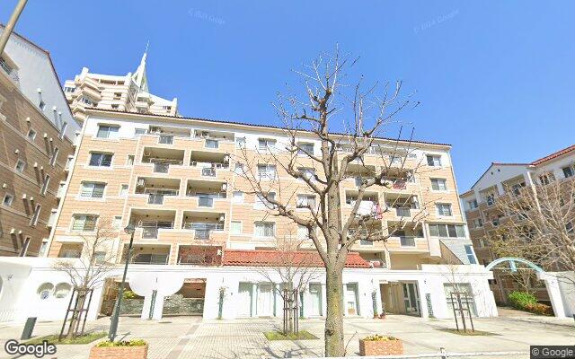 ベルコリーヌ南大沢5-7-9号棟の外観（Googleストリートビュー）