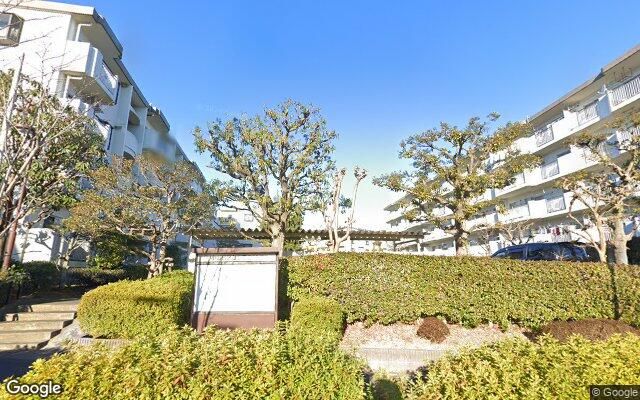 ニュータウン小山田桜台2の外観（Googleストリートビュー）