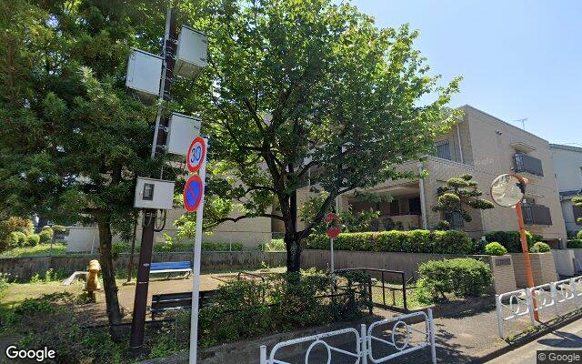 清瀬スカイマンションの外観（Googleストリートビュー）