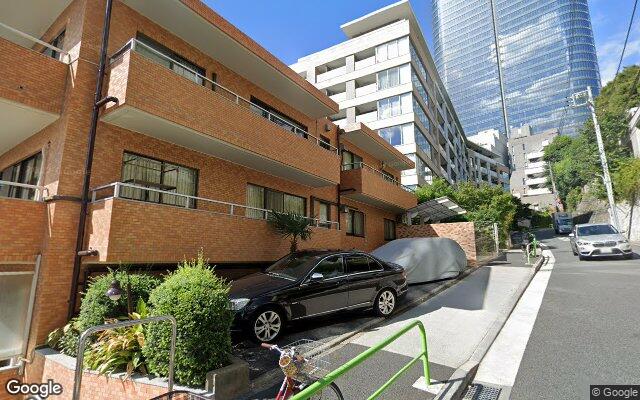 ライオンズマンション麻布狸穴の外観（Googleストリートビュー）