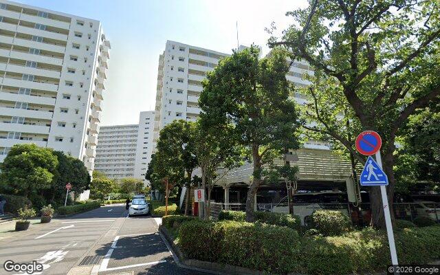 なぎさニュータウン2号棟の外観（Googleストリートビュー）