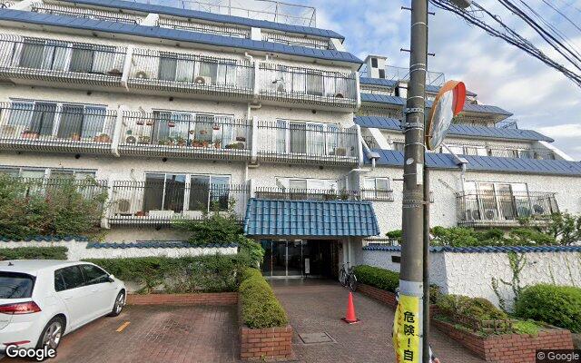 秀和春日レジデンスの外観（Googleストリートビュー）