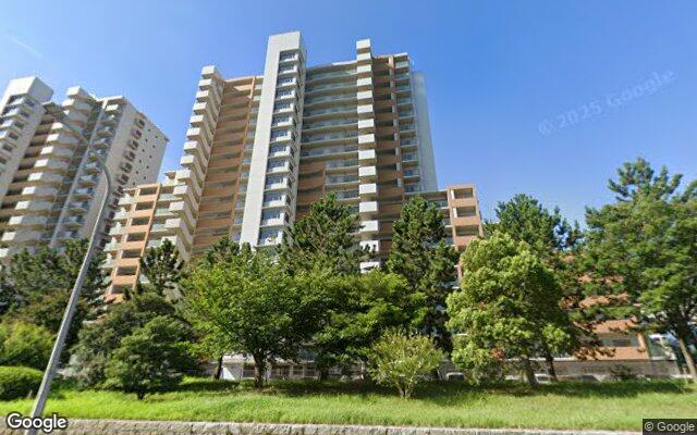幕張ベイタウンファーストウイングE棟の外観（Googleストリートビュー）