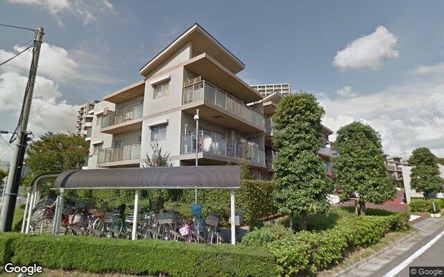 ローレルスクエア千葉ニュータウン中央A棟の外観（Googleストリートビュー）