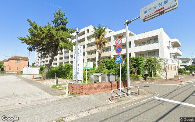 ライオンズガーデン初石の外観（Googleストリートビュー）