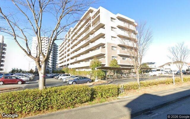 エステシティおゆみ野E棟の外観（Googleストリートビュー）