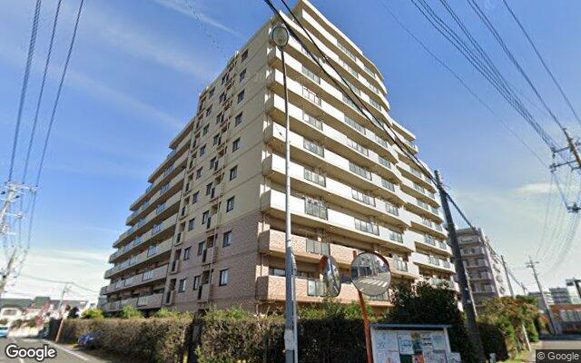 ロイヤルアーク松ヶ丘の外観（Googleストリートビュー）