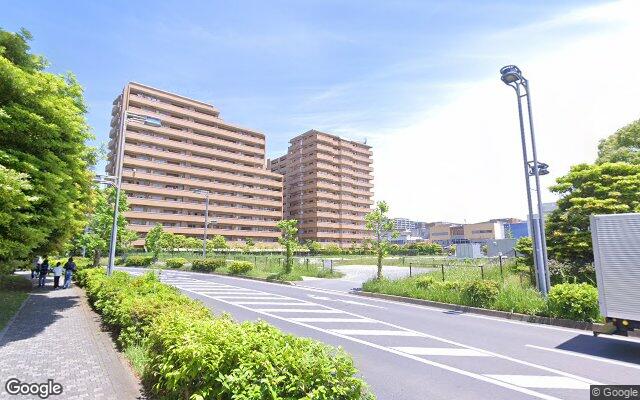 グランファースト新浦安B館の外観（Googleストリートビュー）