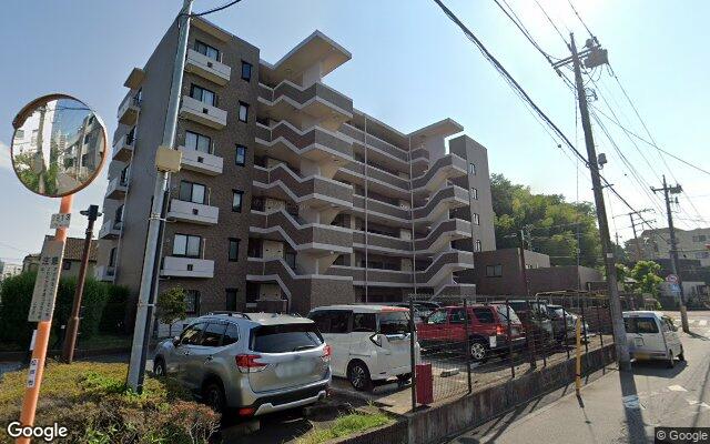 ロイヤルシャトー松戸の外観（Googleストリートビュー）