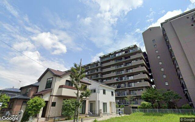 プライムガーデン初石の外観（Googleストリートビュー）