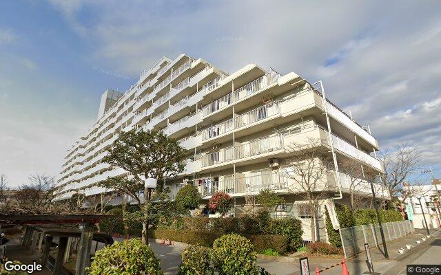 ラミーユ松戸ハイライズ1号棟プルミエ棟の外観（Googleストリートビュー）