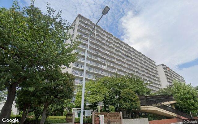 シーサイド真砂2号棟の外観（Googleストリートビュー）