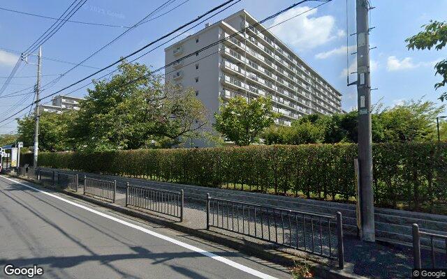 新松戸西パークハウスD棟の外観（Googleストリートビュー）