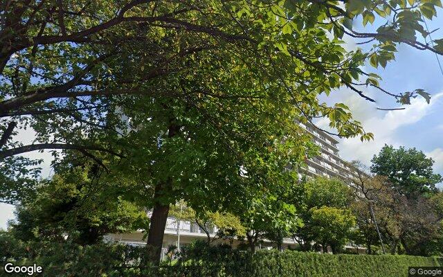 新松戸西パークハウスB棟の外観（Googleストリートビュー）