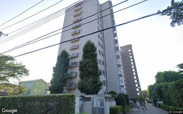 新松戸南パークハウスB棟の外観（Googleストリートビュー）