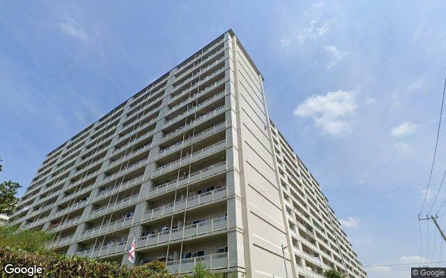 東建検見川マンションB棟の外観（Googleストリートビュー）
