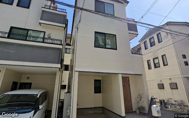 イニシア川口の外観（Googleストリートビュー）