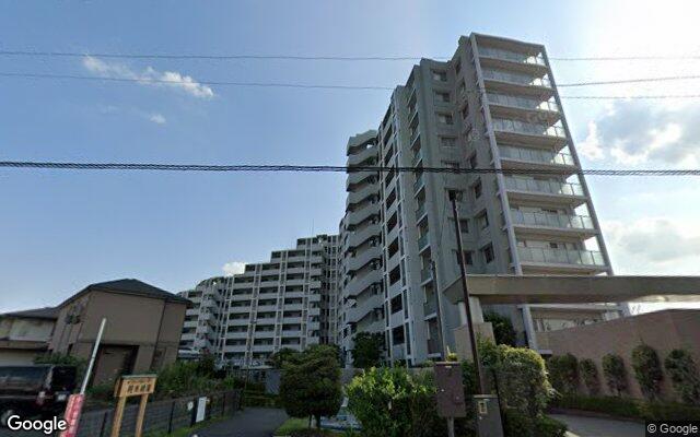 リーデンススクエア谷塚の外観（Googleストリートビュー）