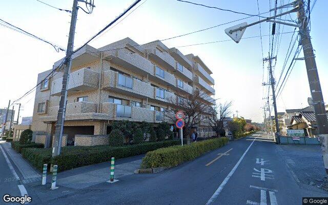 ローヤルシティ新越谷の外観（Googleストリートビュー）