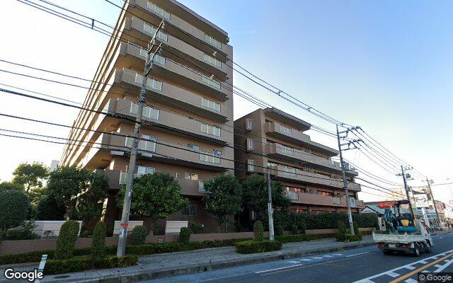 グランプラーザ新越谷の外観（Googleストリートビュー）