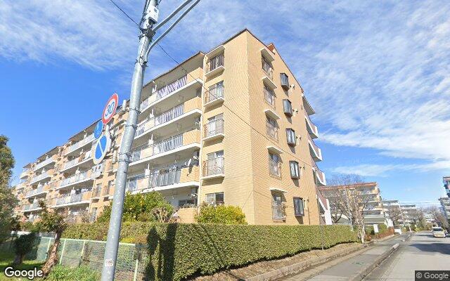 東鷲宮ニュータウン駅前ハイツ4号棟の外観（Googleストリートビュー）