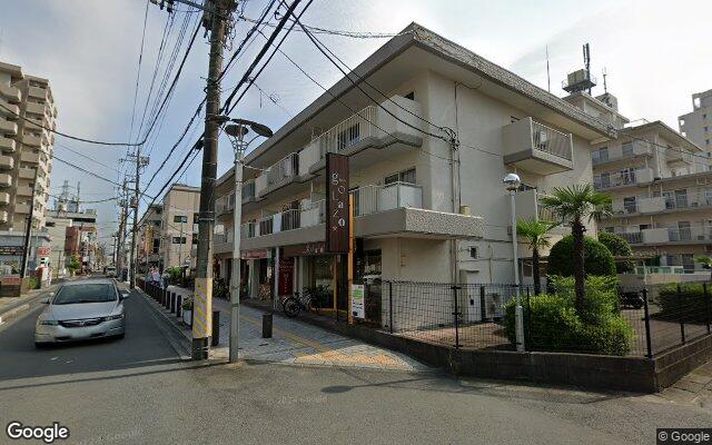 草加ガーデンハイツB棟の外観（Googleストリートビュー）