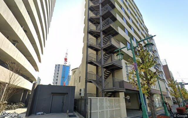 わらびマンションの外観（Googleストリートビュー）