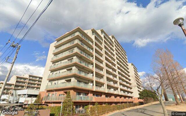 森の台メープルランドE棟の外観（Googleストリートビュー）