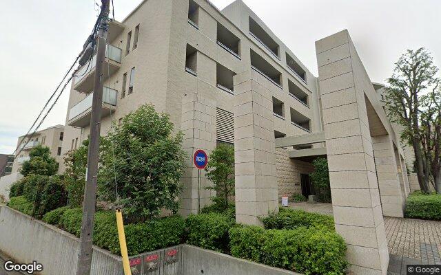 プラウド横濱鶴見二見台の外観（Googleストリートビュー）