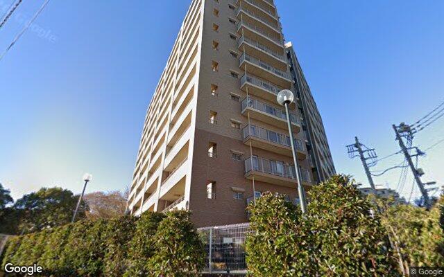 アールケープラザ鶴巻温泉の外観（Googleストリートビュー）