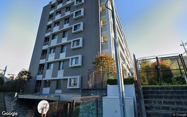 ランドシティ南万騎が原弐番館の外観（Googleストリートビュー）