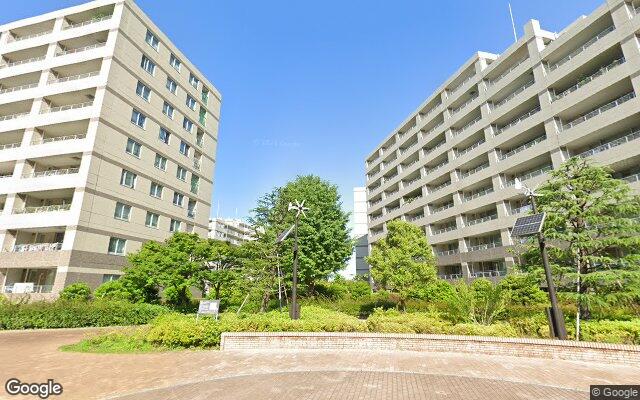 ウォルトンズコート長津田B棟の外観（Googleストリートビュー）