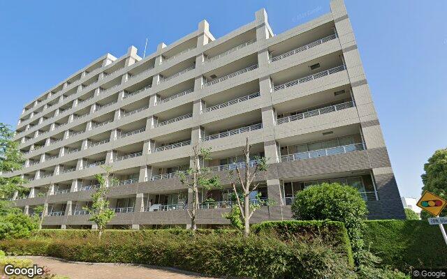 ウォルトンズコート長津田A棟の外観（Googleストリートビュー）