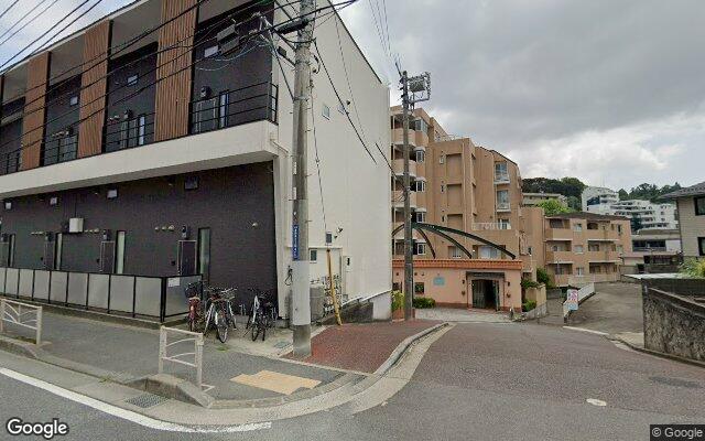 ランドコム横濱富岡の外観（Googleストリートビュー）