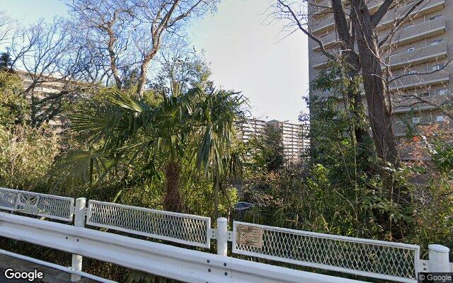 ルクサージュあおば山の手台B棟の外観（Googleストリートビュー）