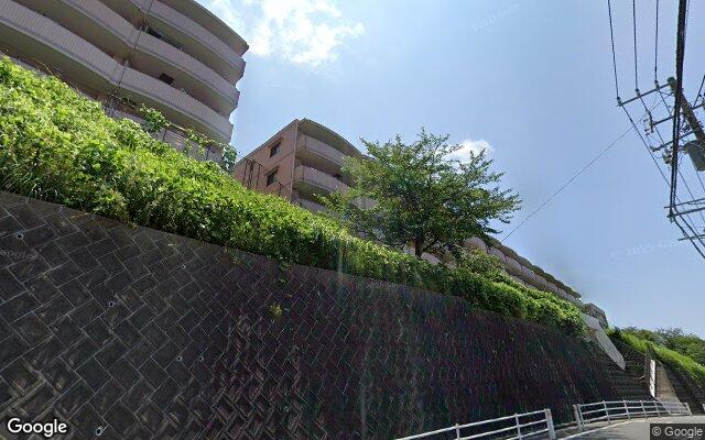 ビクトリアヒルズ横濱サウスフーガ棟の外観（Googleストリートビュー）